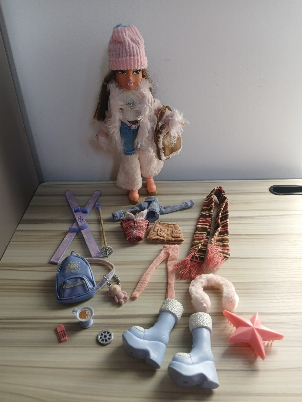 Bratz Wintertime Wonderland Yasmin Doll with Clothes & Accessories 2003